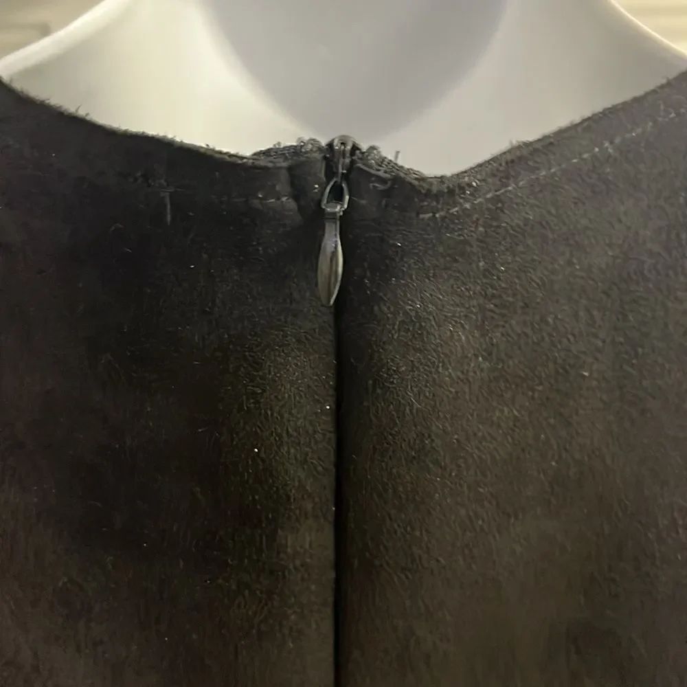 Gracia Black Sleeveless Back Zip Up Western Shell with Bottom Hem Fringe - Picture 9 of 11